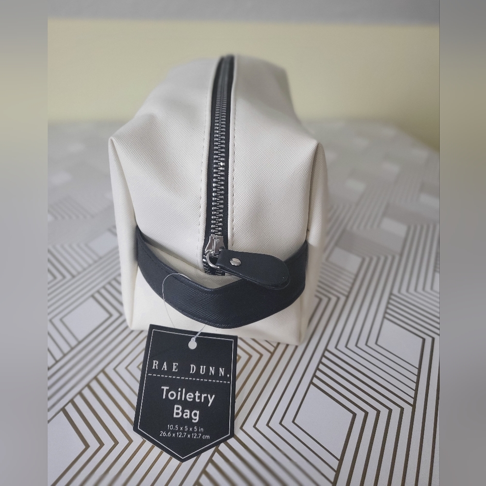 BNWT Rae Dunn Toiletry Bag - Picture 2 of 6